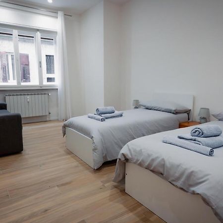 트리에스테 Centro Storico Moderno Trilocale Con Balcone 아파트 외부 사진