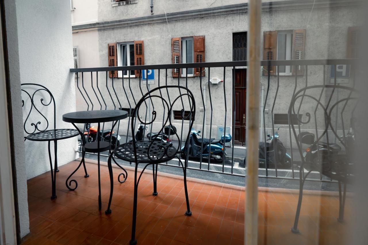 트리에스테 Centro Storico Moderno Trilocale Con Balcone 아파트 외부 사진